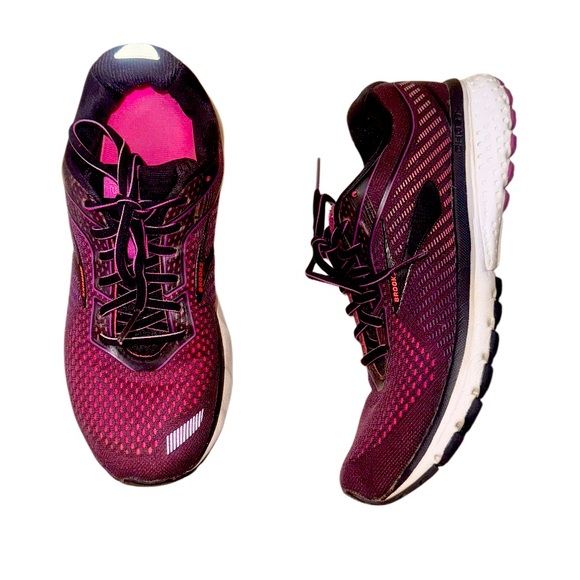 Brooks Shoes - Brooks ghost 12  Women’s tennis shoes size 9.5